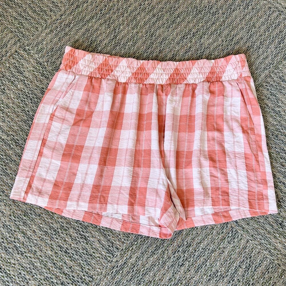 Torrid NWT Pull On Plaid Mid Rise Shorts Apricot Brandy Size 5 5X